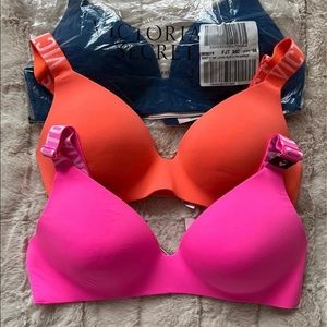 Victoria Secret T-Shirt Wireless Bra Bundle 34C new